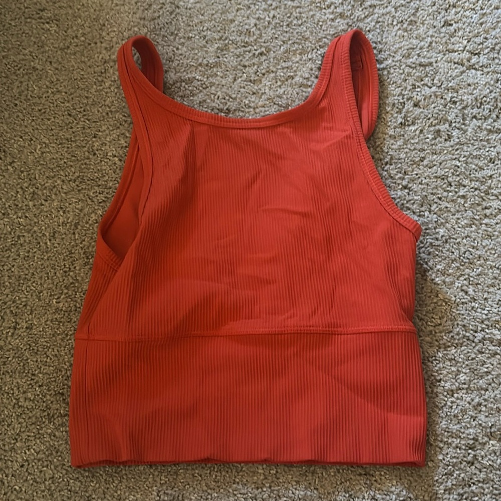 LULULEMON POWER PIVOT TANK!!! SIZE 2, in great condition
